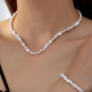 NEW Elegant Set Of necklace and bracelet made of irrigular faux  Pearl N